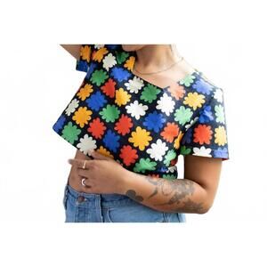 NEW ERSA FIBERS abstract floral crop top in blue